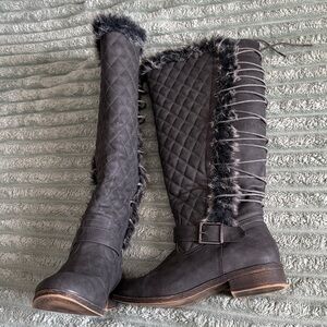 Delphine Wide Stylish Quilted Knee-High Boots with Faux Fur Trim Size 9W